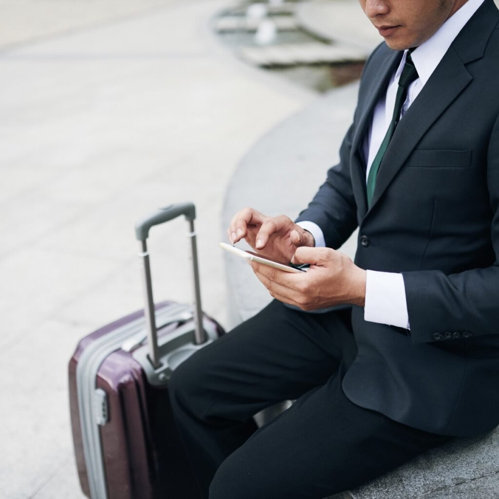 checking-text-messages_1098-16719